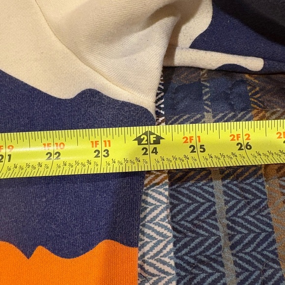 Roku Studio Mens sweatshirt featuring a wolf face size XL unique item - Picture 6 of 13